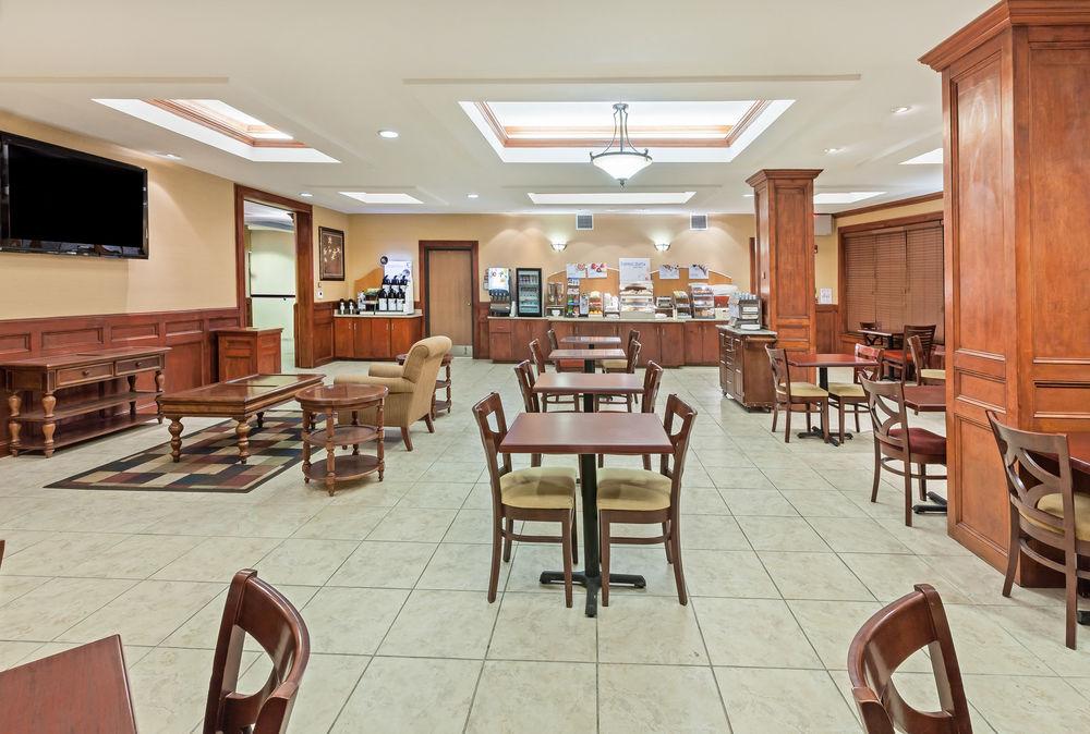 Holiday Inn Express & Suites - Laredo-Event Center Area By Ihg Exterior foto