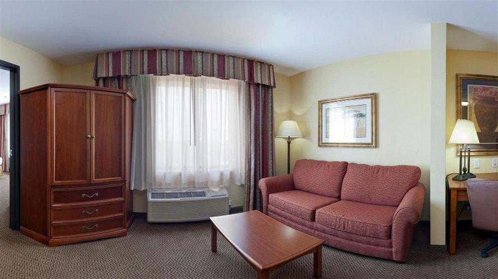 Holiday Inn Express & Suites - Laredo-Event Center Area By Ihg Exterior foto