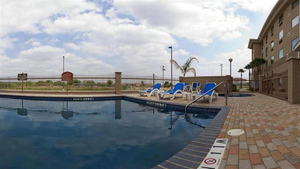 Holiday Inn Express & Suites - Laredo-Event Center Area By Ihg Exterior foto