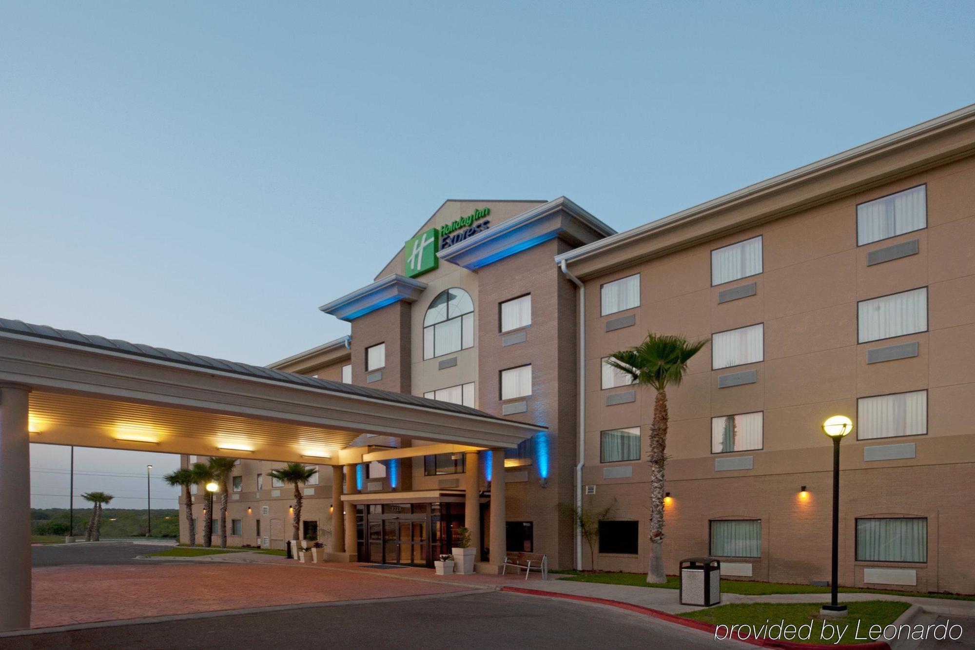 Holiday Inn Express & Suites - Laredo-Event Center Area By Ihg Exterior foto