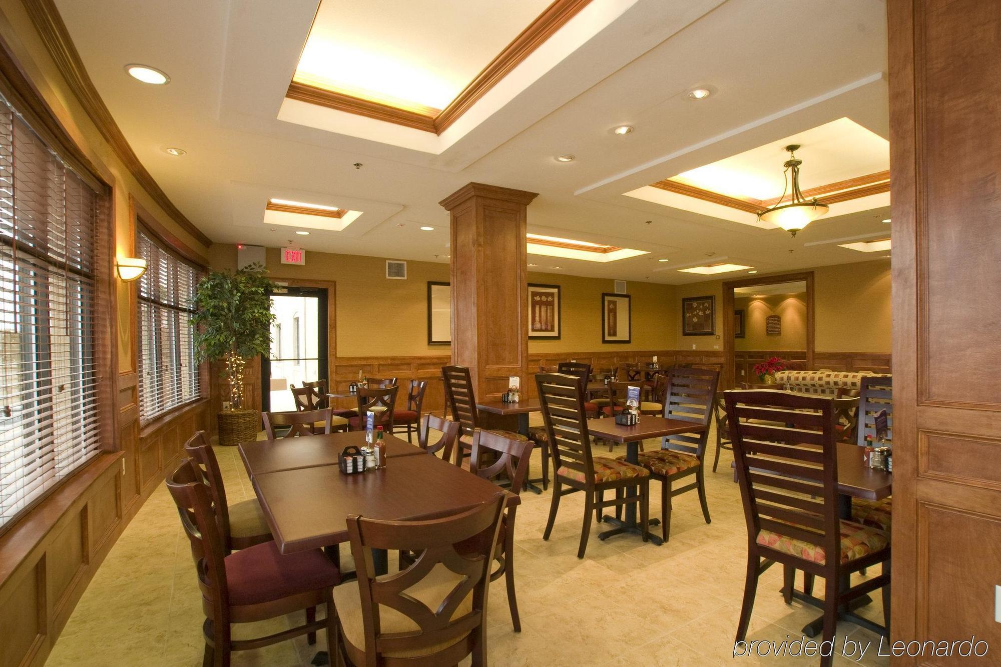 Holiday Inn Express & Suites - Laredo-Event Center Area By Ihg Restaurant foto