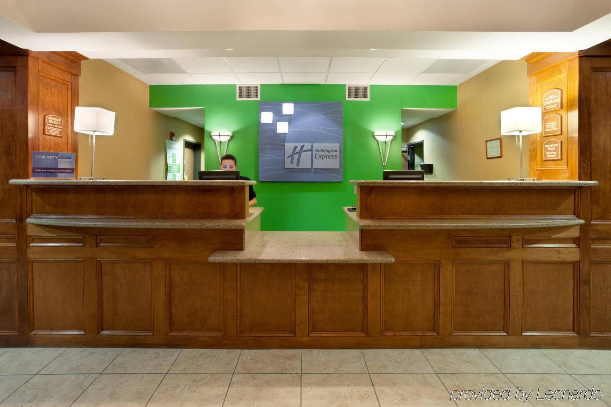 Holiday Inn Express & Suites - Laredo-Event Center Area By Ihg Exterior foto