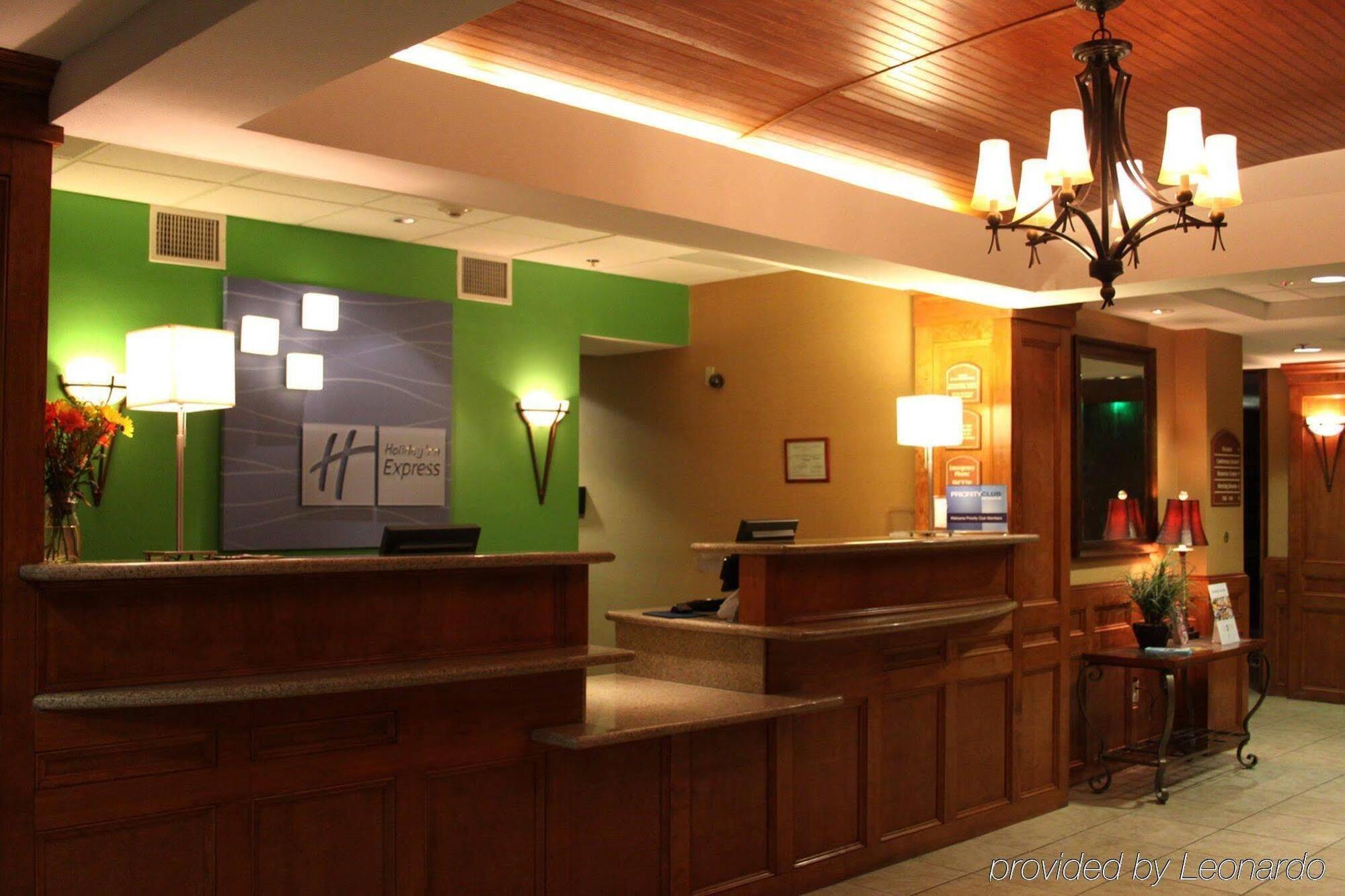 Holiday Inn Express & Suites - Laredo-Event Center Area By Ihg Exterior foto